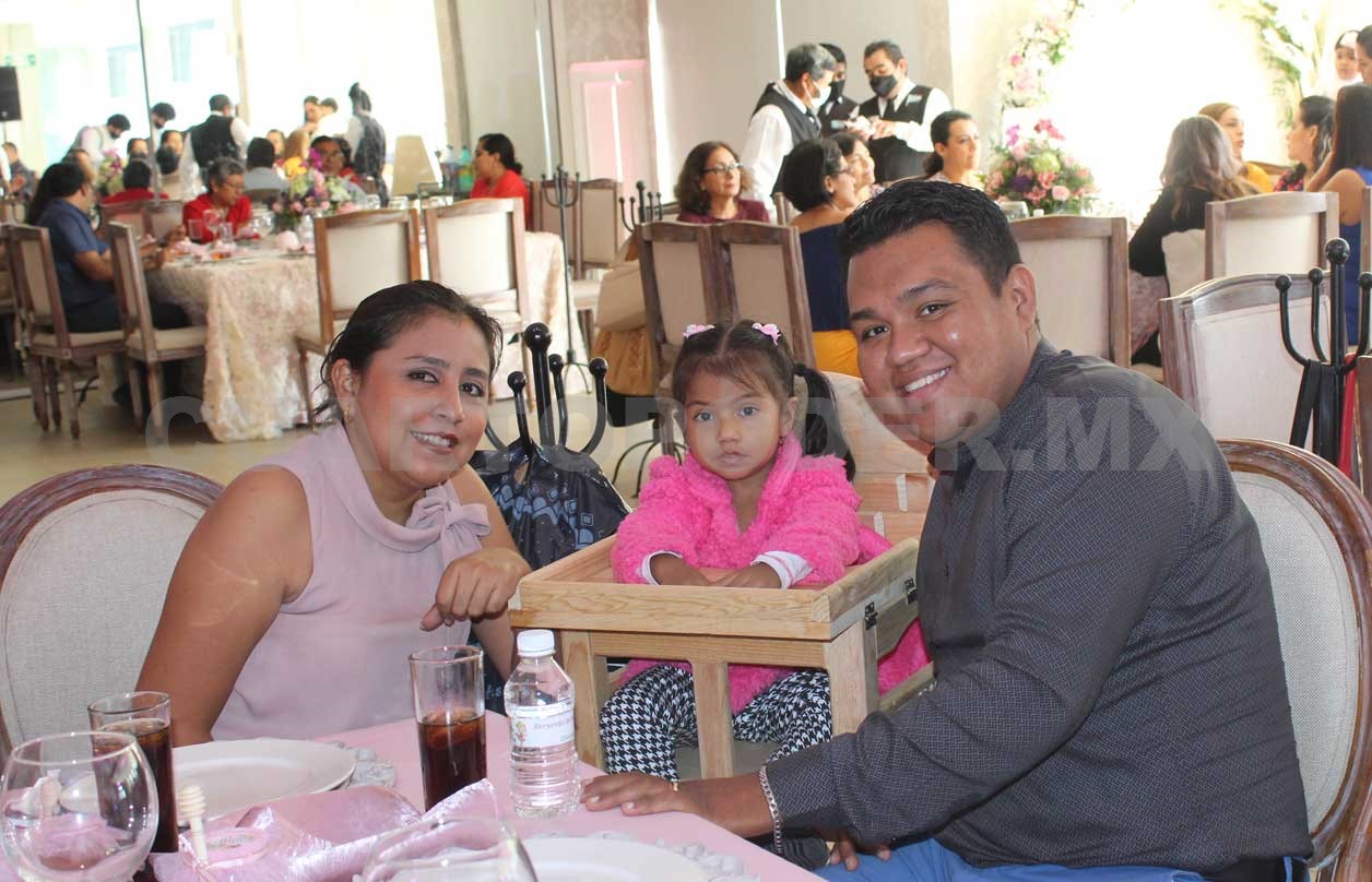 Aithanna recibió las aguas bautismales