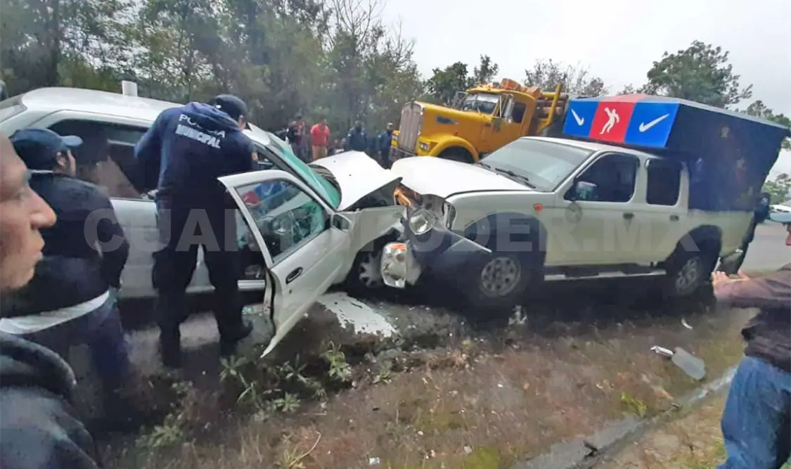 Carreterazo deja a tres personas lesionadas