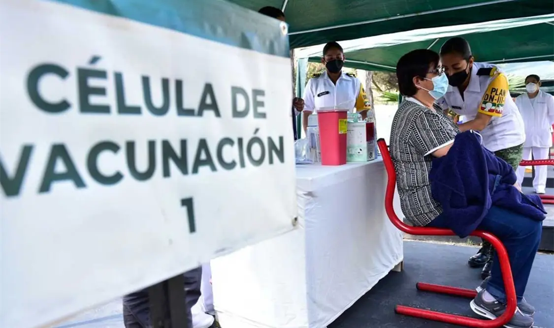 El pasado fin de semana inició la vacunación de 20 mil docentes en Campeche. Cortesía