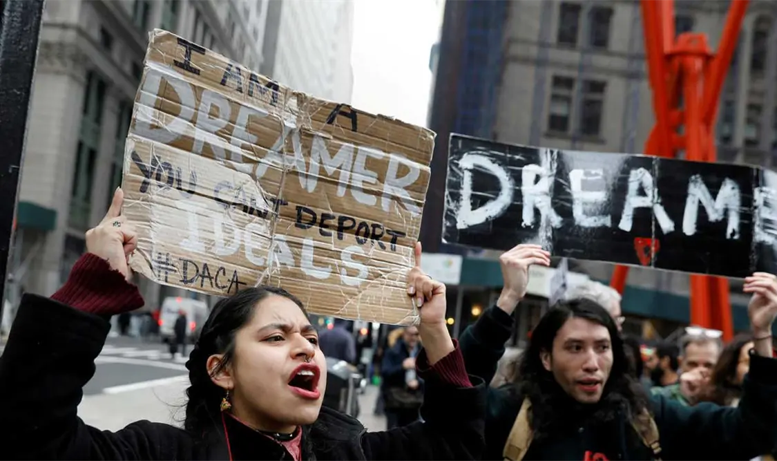 Presionan para legalizar “dreamers”