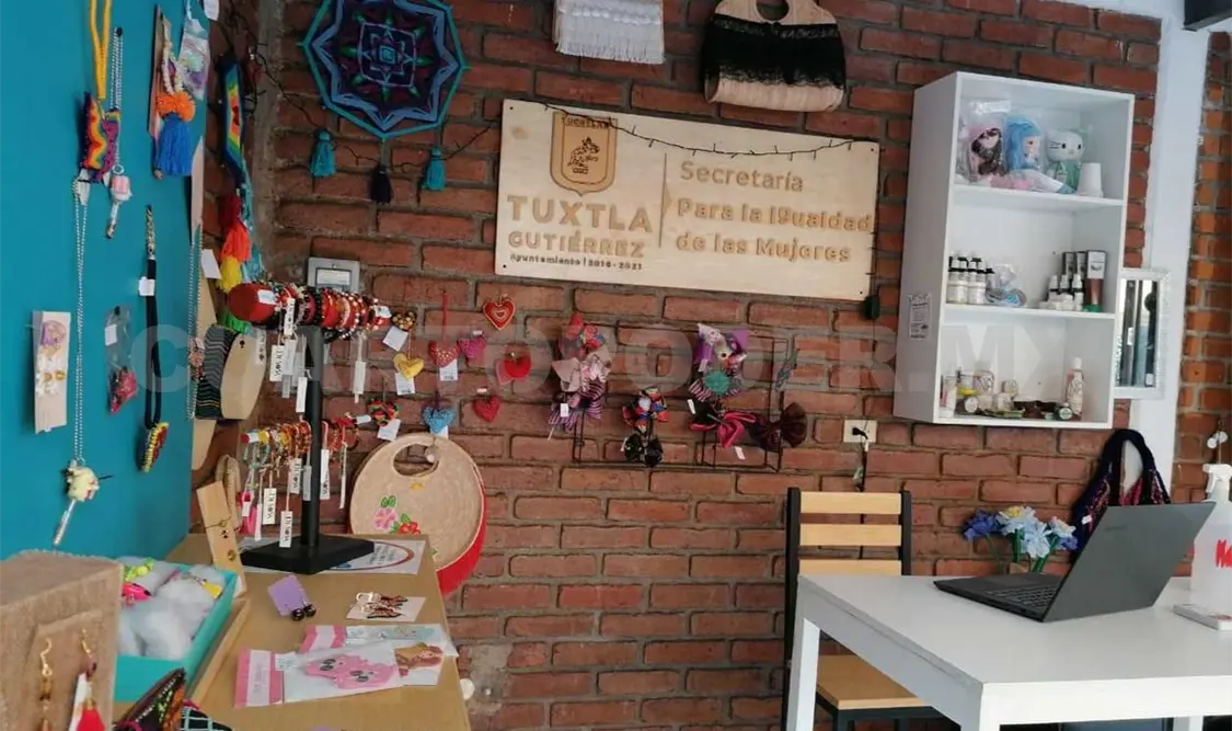 Realizan entrega de pagos a productoras de Tienda Social