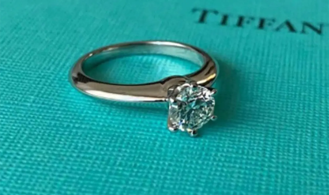 Vende anillo de compromiso