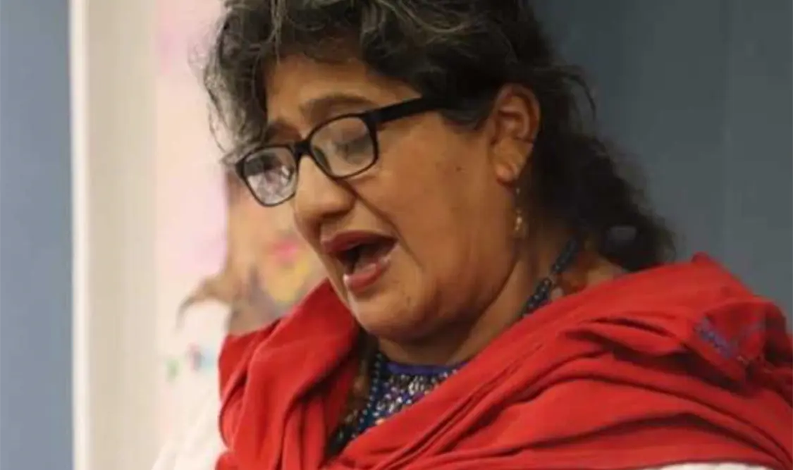 La maestra Chary Gumeta, la autora del poemario. Cortesía