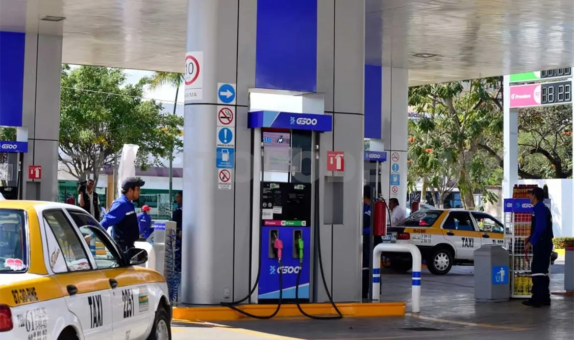 Sorprenden gasolineras al dar litros completos