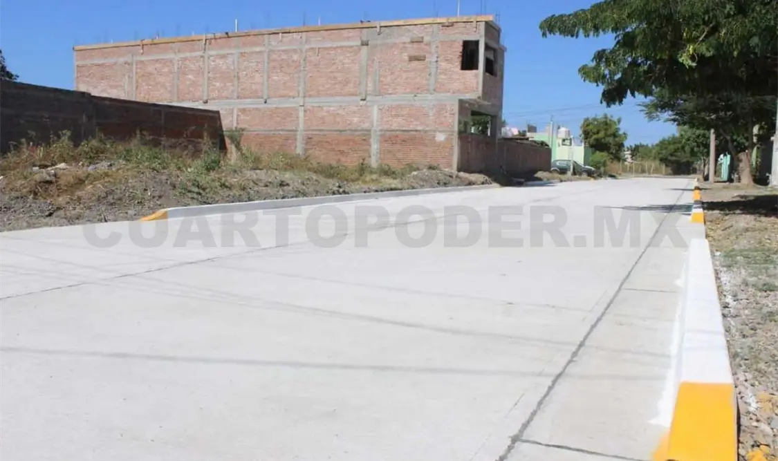 Pavimentan caminos en pesquerías de Tonalá