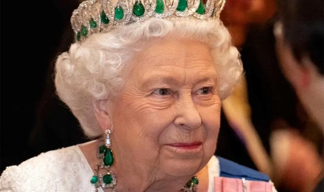 La reina Isabel II suele enfrascarse en oraciones privadas en memoria de su padre durante el aniversario. Cortesía