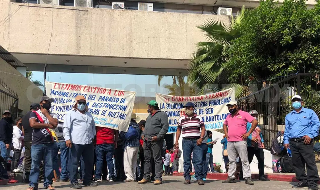 Familias exigen solucionar conflicto