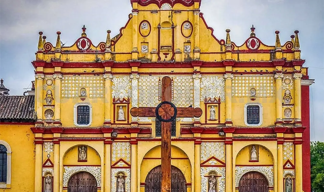 Entregan sanitizante a iglesias de Chiapas