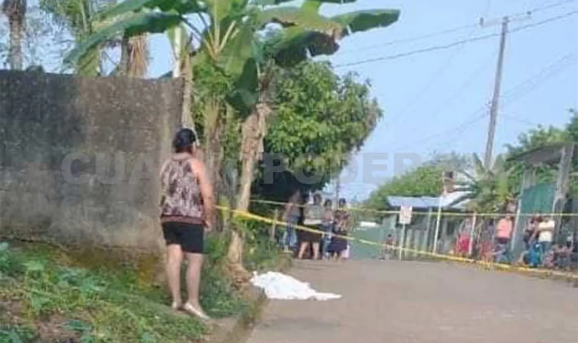 Encuentra a su esposa con otro y la mata a cuchilladas