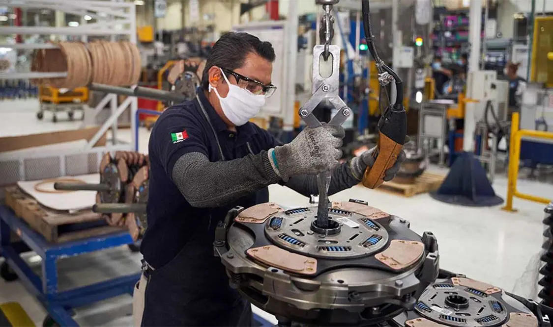 Del total de nuevas plazas registradas, 51 mil 291 puestos fueron contratados de manera eventual. Cortesía