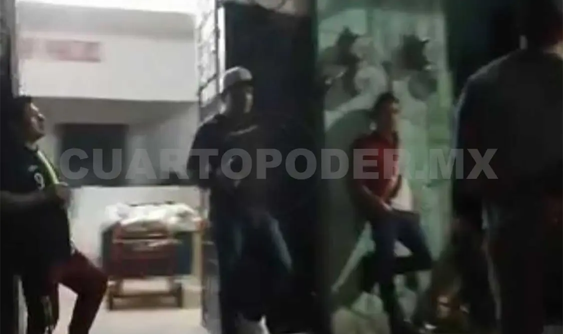 Los agresores hacen de las suyas en plena vía pública. CP