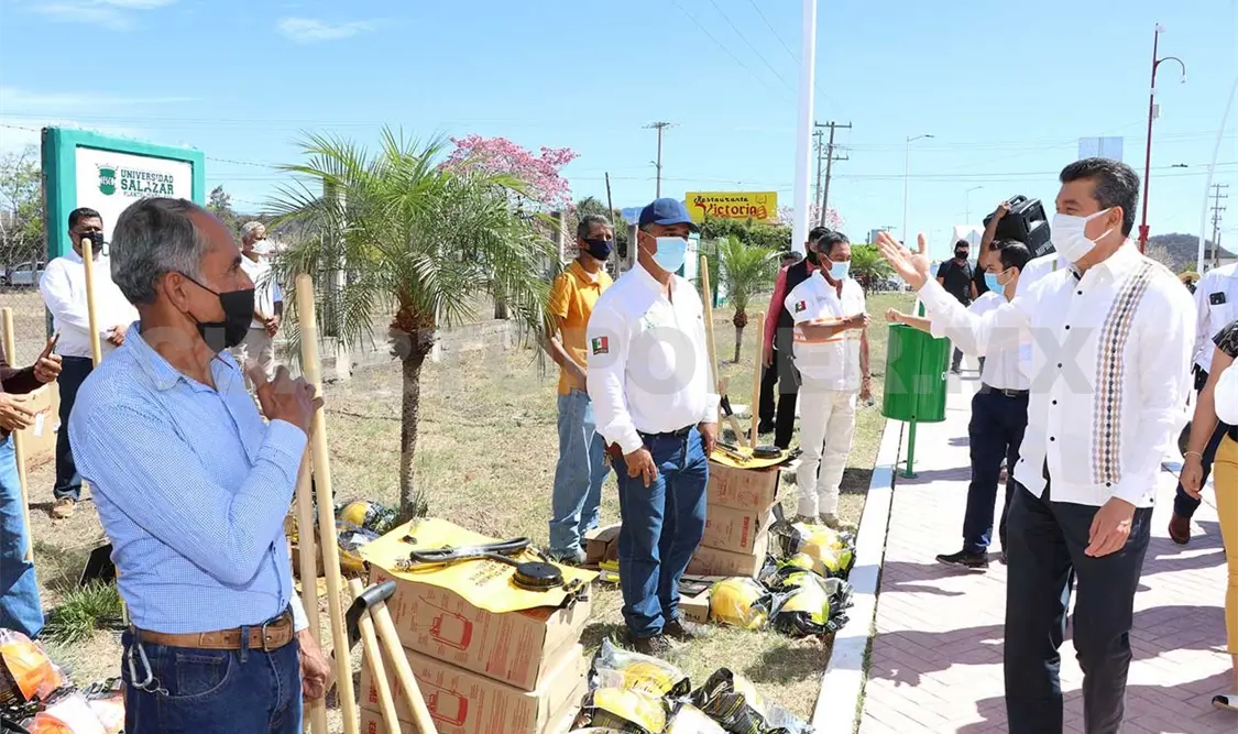Inauguran pavimentación del bulevar de Cintalapa