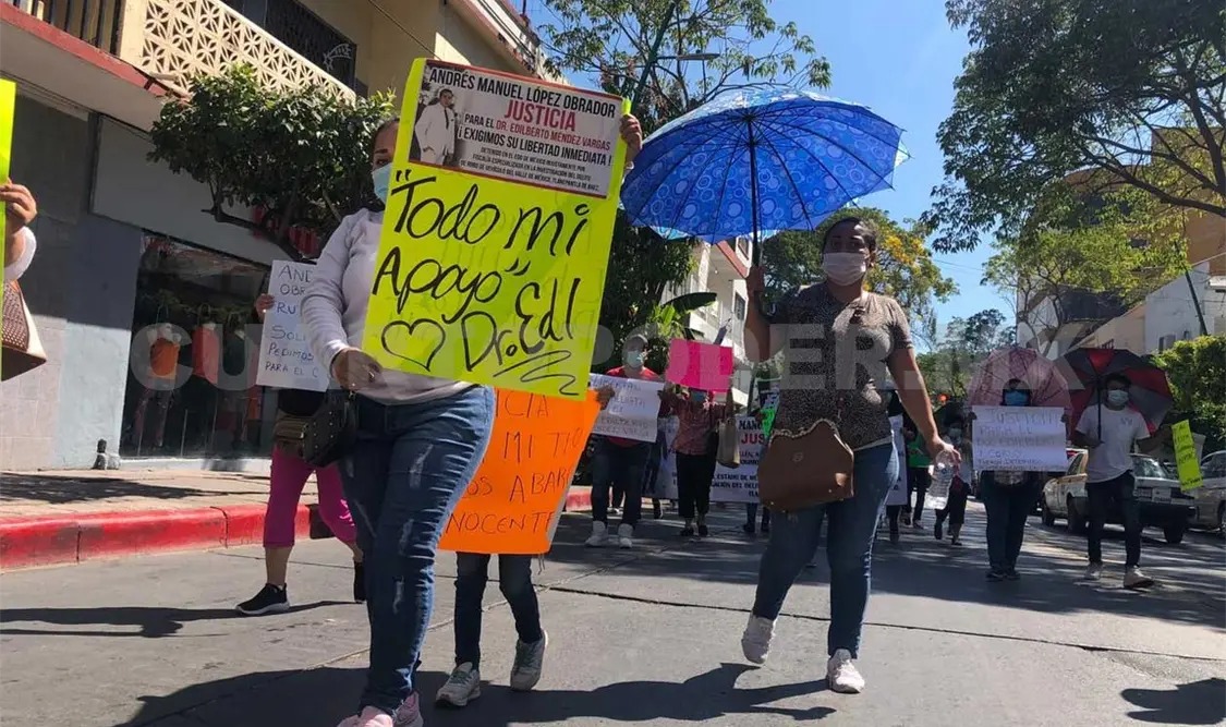 Exigen libertad de médico tuxtleco