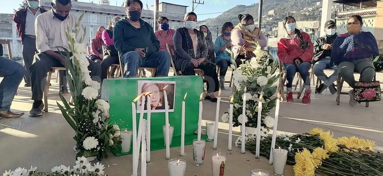 Colonias rinden homenaje a Robles