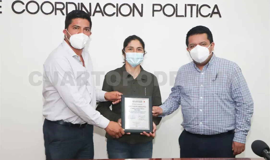 Congreso reconoce a ciclista chiapaneca