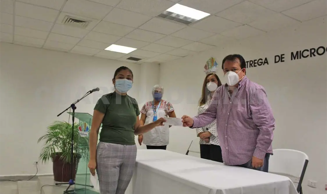Villaflores sigue ejemplo de REC