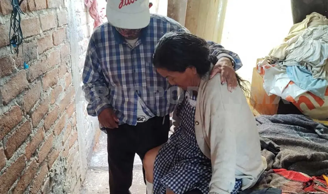 Pareja de la tercera edad requiere apoyo por diabetes