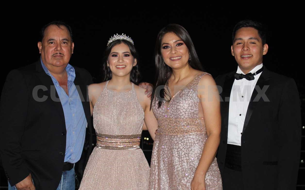 Aranza celebró sus XV años