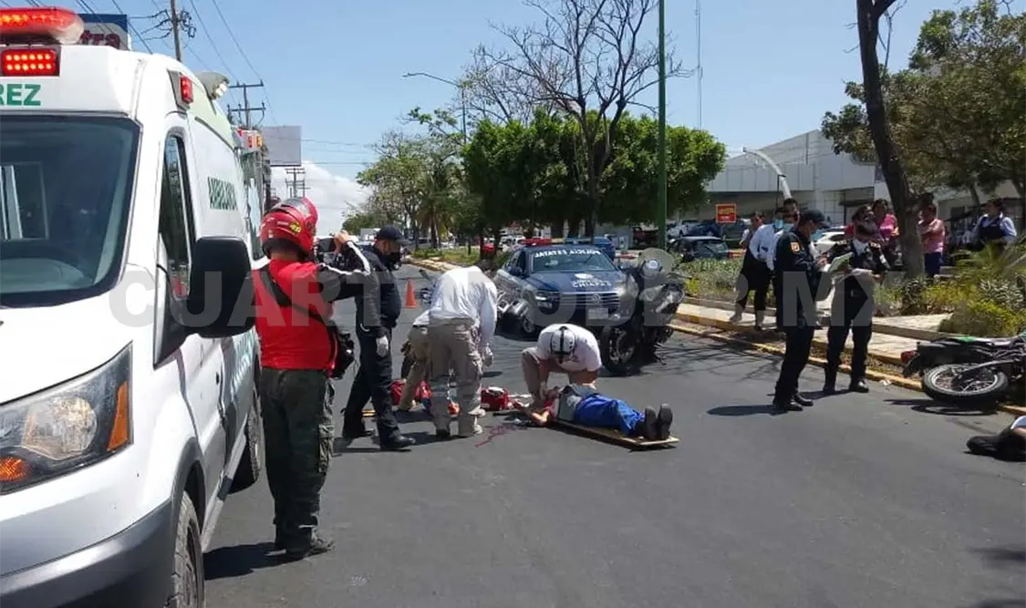 Abuelito es arrollado por motociclista