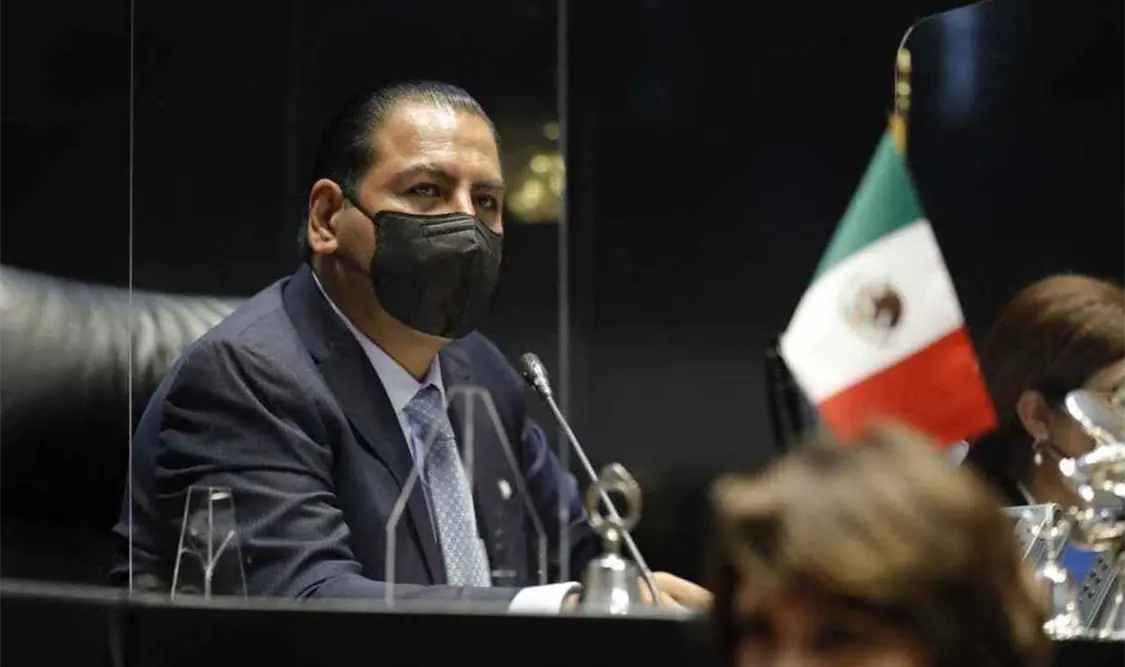 Pelean en Senado por discusión de reforma