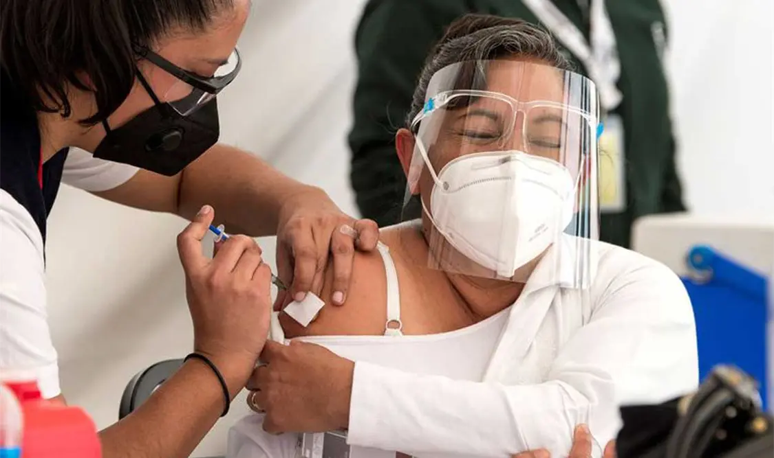 En México, la aplicación de la vacuna preventiva contra el covid-19 es gratuita. Cortesía