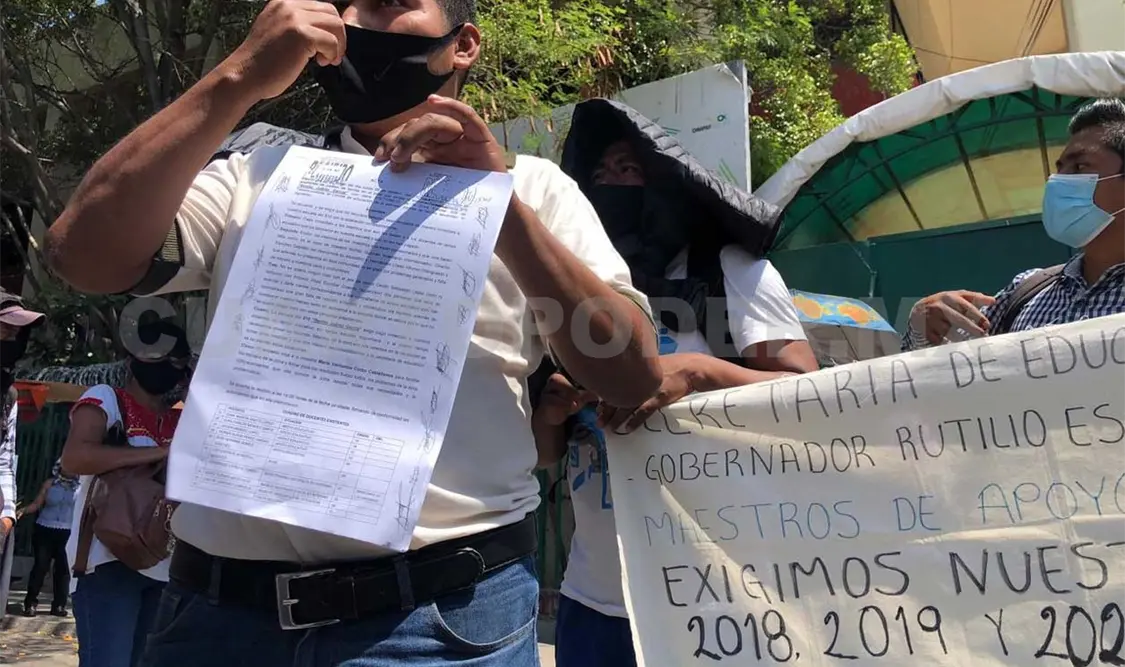 Maestros de apoyo solicitan pagos