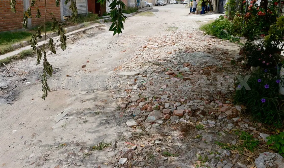 Solicitan reparación de calles en la colonia Albania Alta