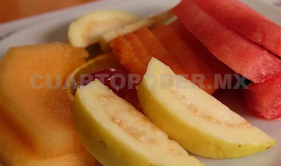 Una alimentación correcta, tomar agua simple y realizar actividad física son aspectos importantes para prevenir el sobrepeso. Cortesía
