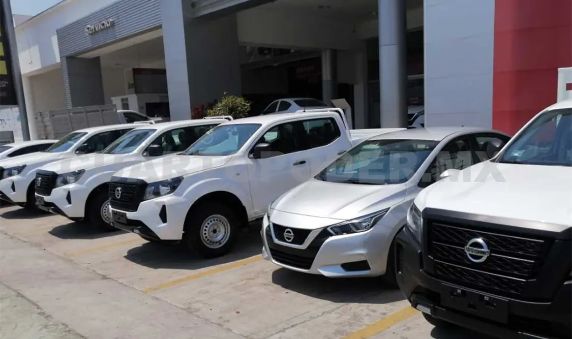 Dos unidades tipo Estaquitas, tres camionetas doble cabina y un sedán fueron entregados. Cortesía