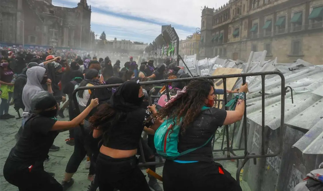 “Presidente, rompa el pacto”, exigen mujeres a AMLO