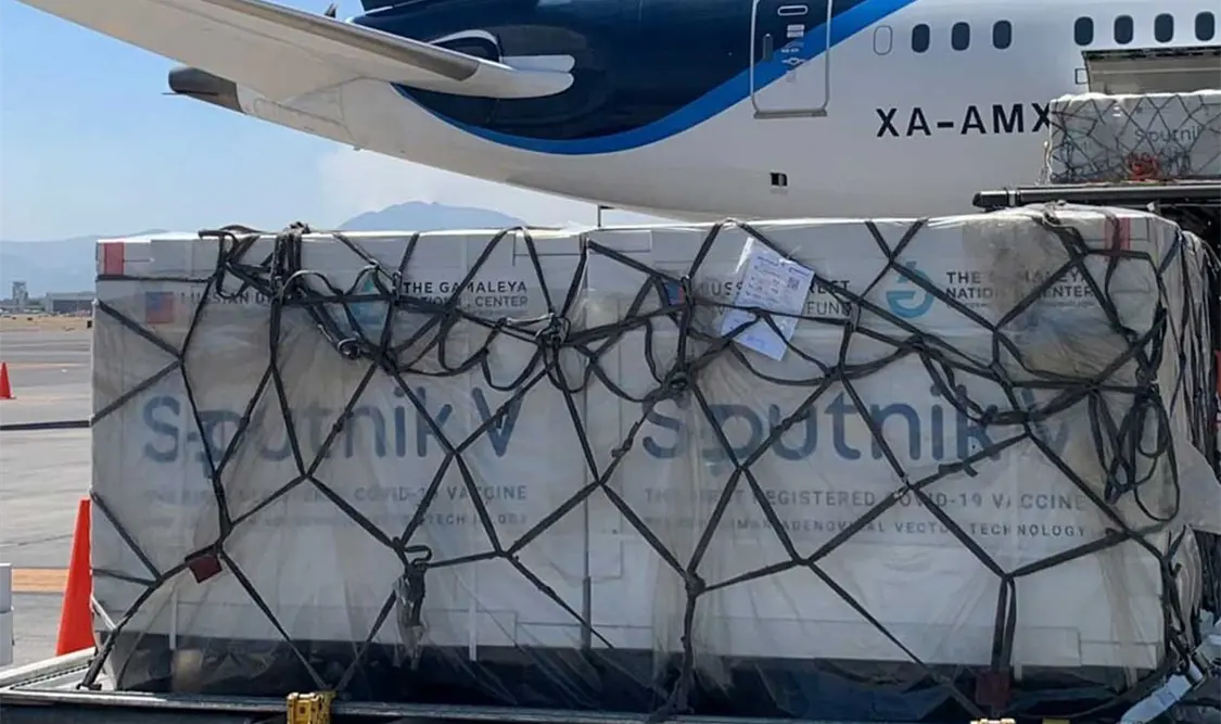 Arriba a México nuevo lote con 200 mil dosis Sputnik V