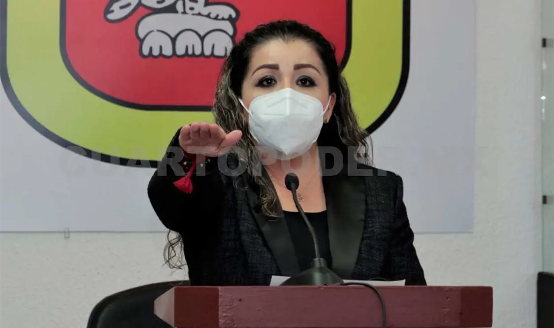 Karla Burguete asume cargo de presidenta interina