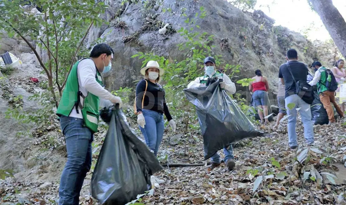 Realizan limpieza en la reserva “El Zapotal”