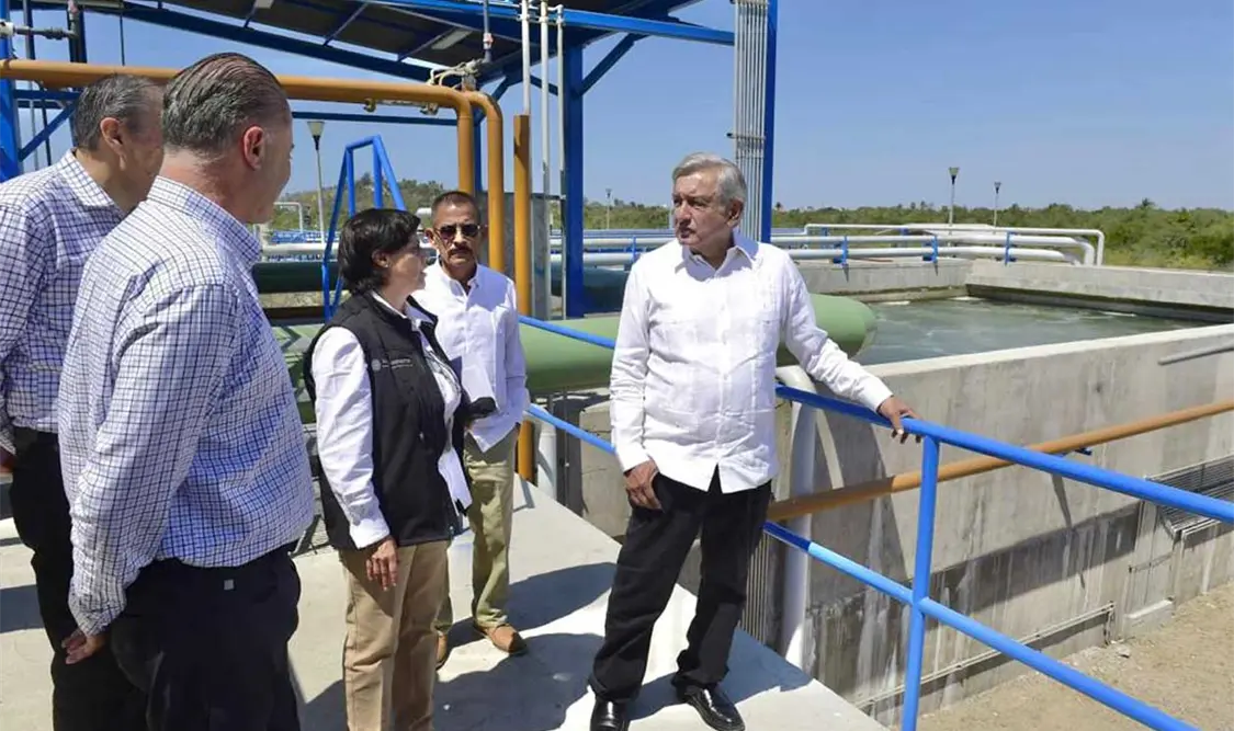 Durante el evento, el presidente López Obrador estuvo acompañado del gobernador Quirino Ordaz y la titular de la Conagua, Blanca Jiménez Cisneros. Presidencia