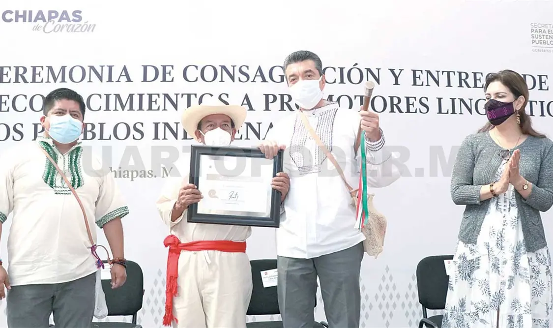 Se reconoció la loable labor que realizan para preservar y conservar las distintas lenguas maternas de la entidad. CP