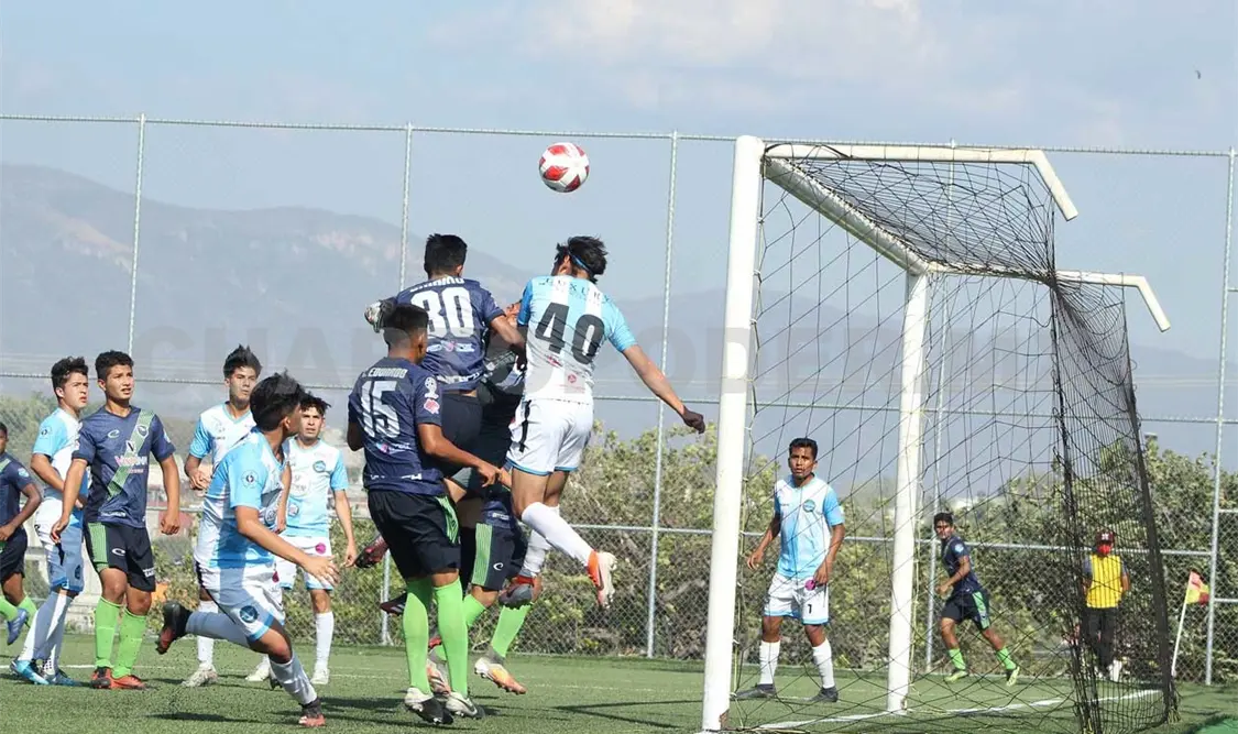 El “brasileño” Luis Rovelo Chirino no desaprovechó la titularidad; hizo tres goles en el triunfo del Deportivo Unicach. Cortesía