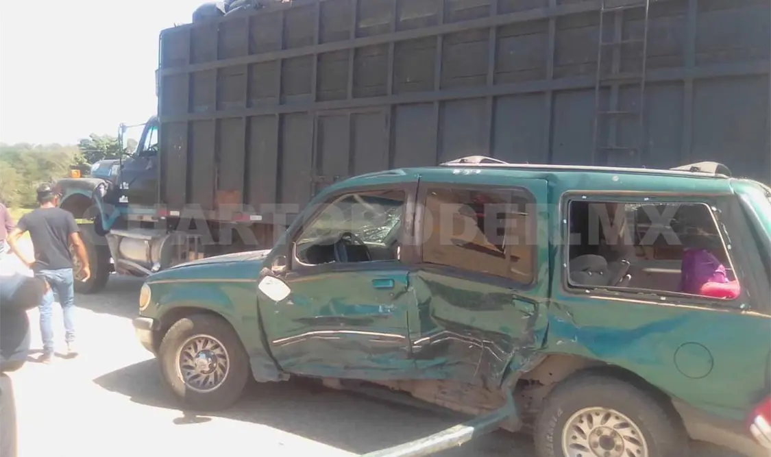 Fuerte accidente deja a un hombre lesionado