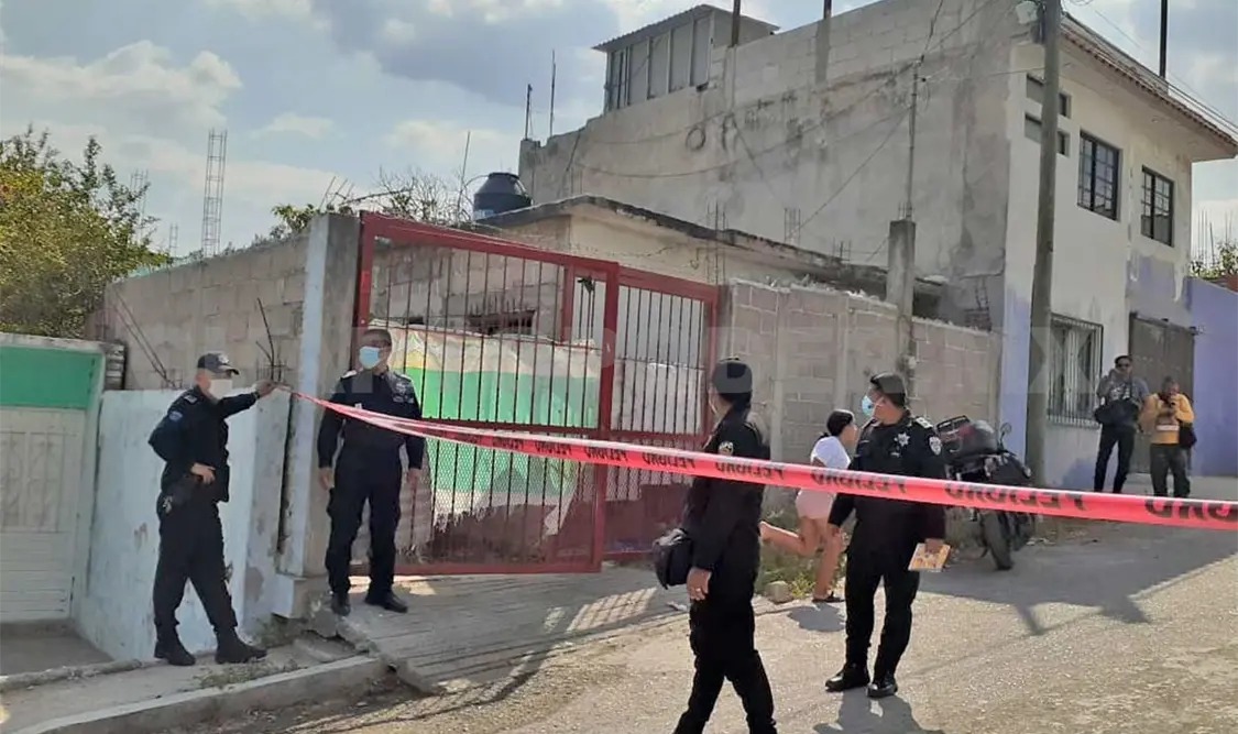 Encuentran a mujer ahorcada en su domicilio