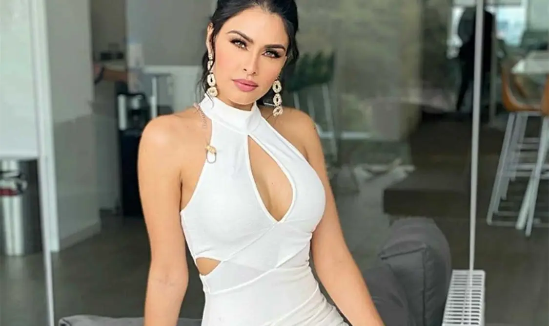 Kristal Silva rompe en llanto en vivo