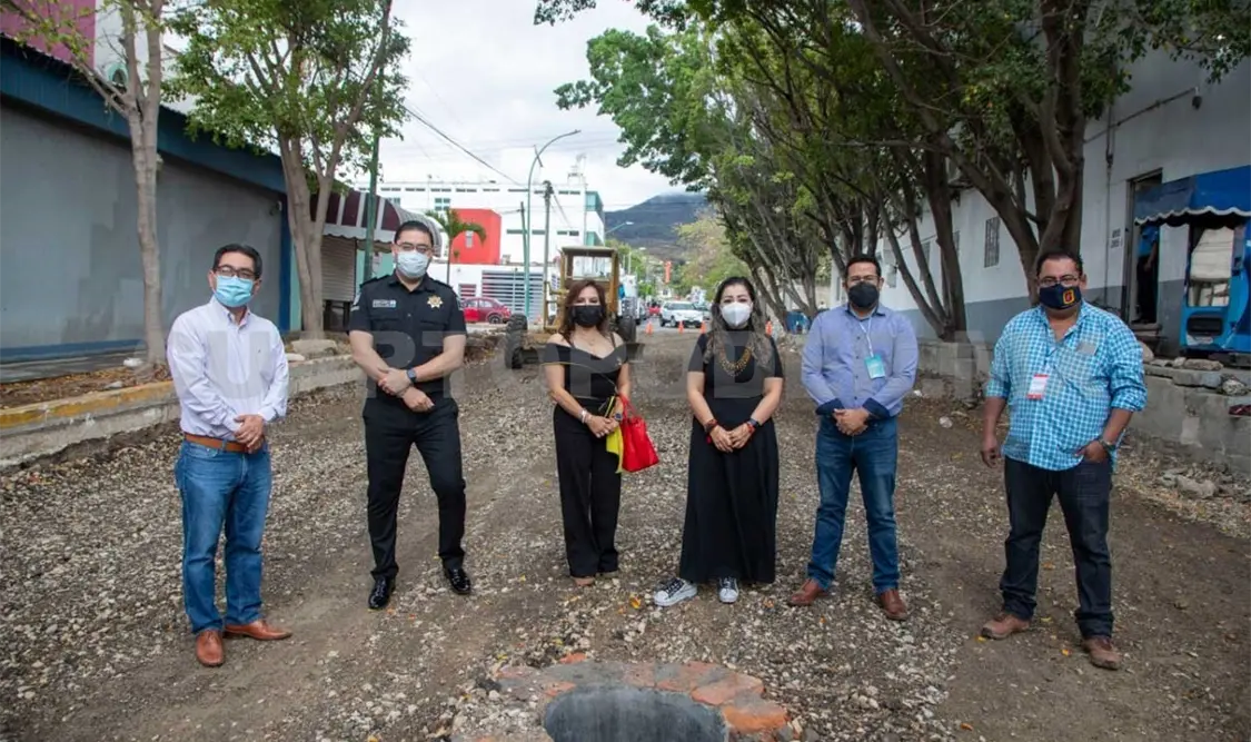 Supervisan obras viales en Santa Elena