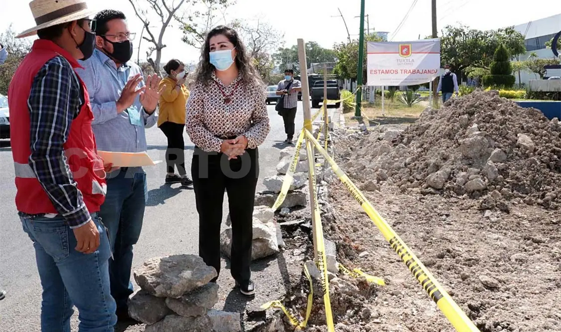 Supervisan pavimentación del bulevar Presa Chicoasén