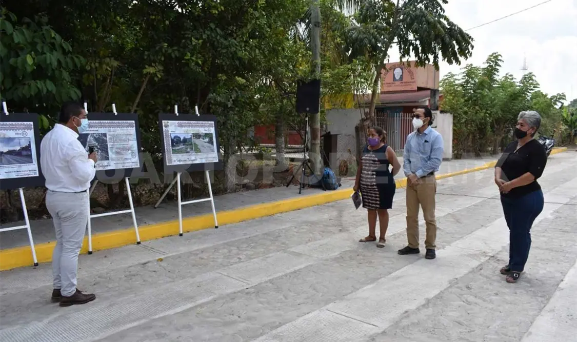 Inauguran vialidad de pavimento mixto en colonia La Gloria