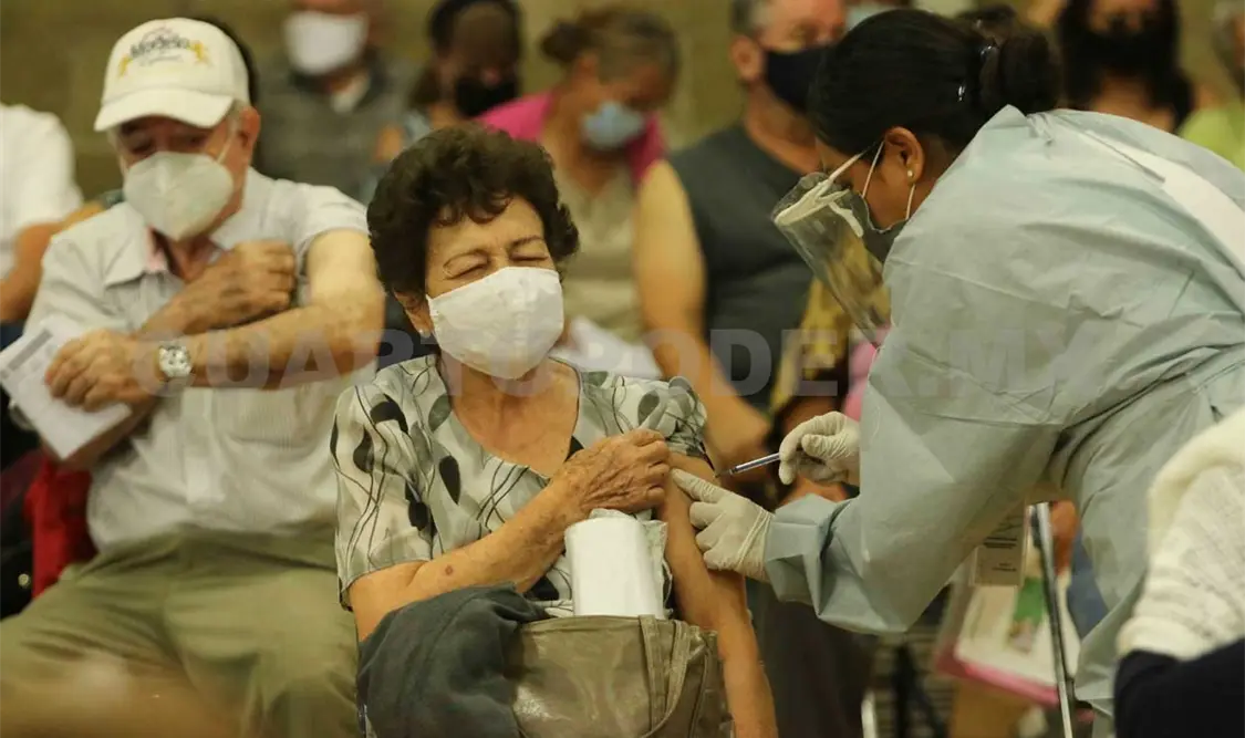 Quienes recibieron la primera dosis del 2 al 13 de marzo, deberán acudir a aplicarse la segunda dosis del 11 al 17 de abril. El Universal