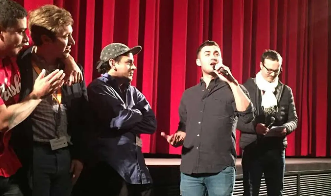 Premian a cineasta señalado por alumnas