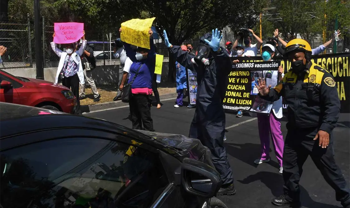 Médicos privados exigen vacunación