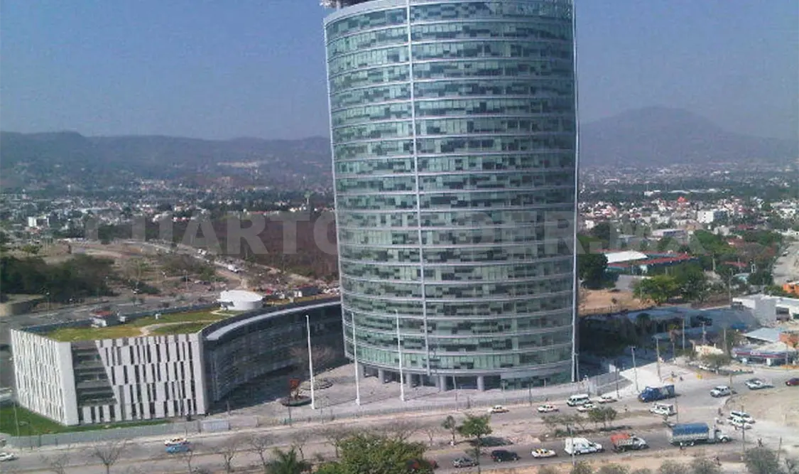 Burocracia no regresará a trabajar en abril
