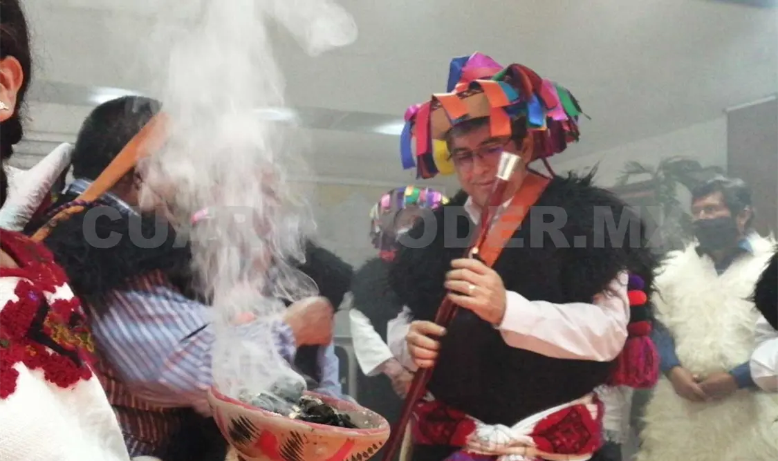 Entregan bastón de mando al director de SCT
