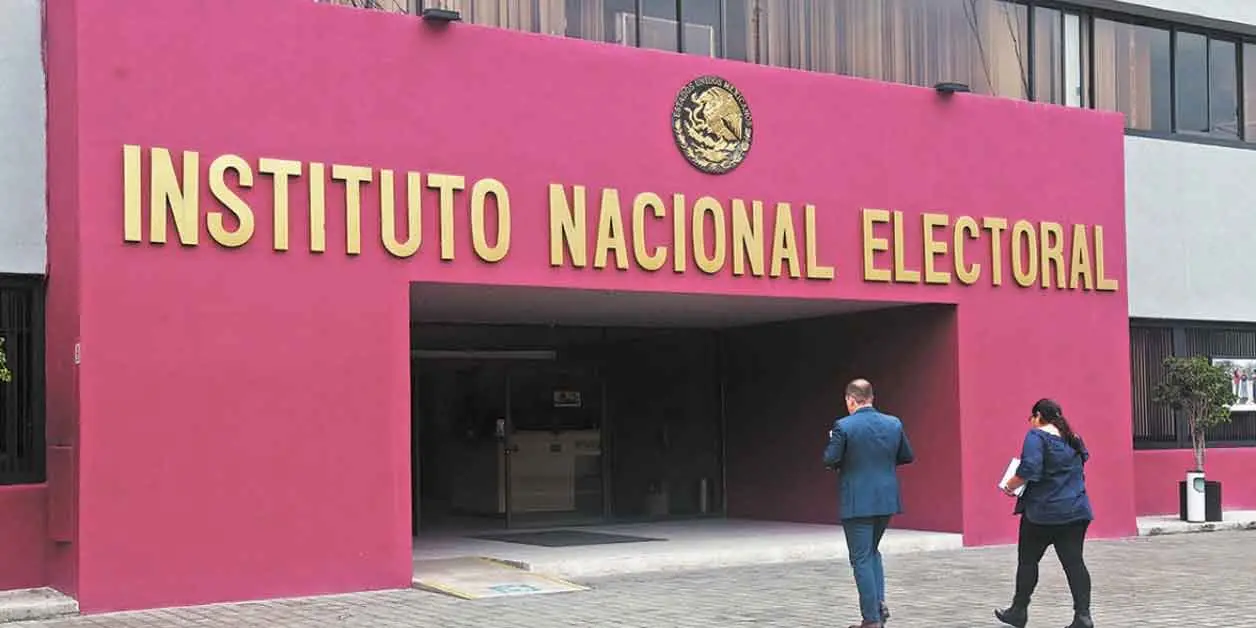 “INE estaría reventando la democracia”, dice Delgado