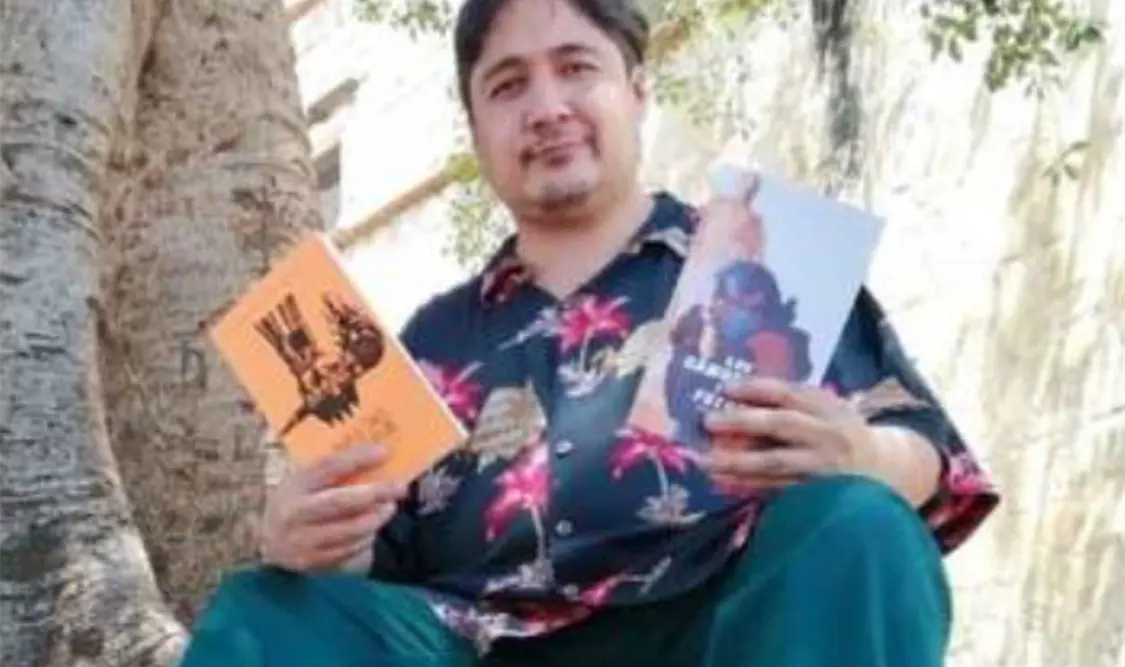 A través de Facebook, el escritor Rodrigo Islas ha vendido más de 848 ejemplares. Cortesía