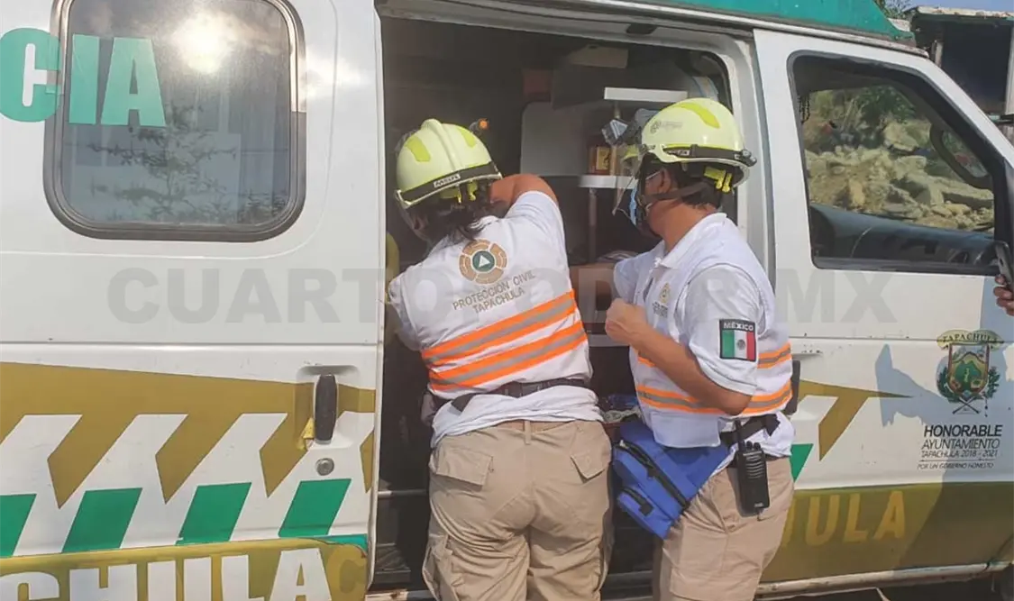 Recibe machetazo en la cabeza por no dar una moneda